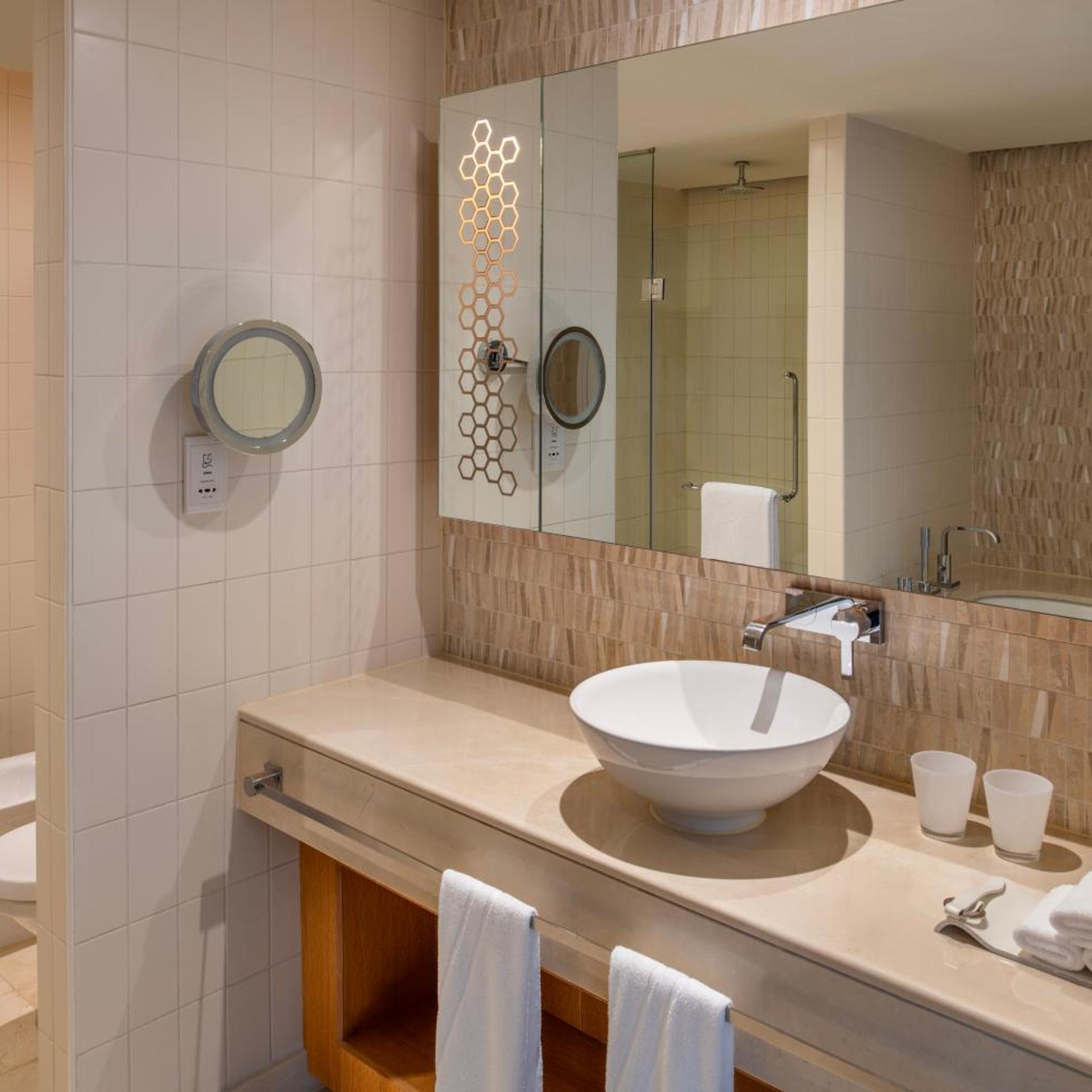 1 Bedroom, Witty, Apartment, King Bed, City View، W Doha 5/7