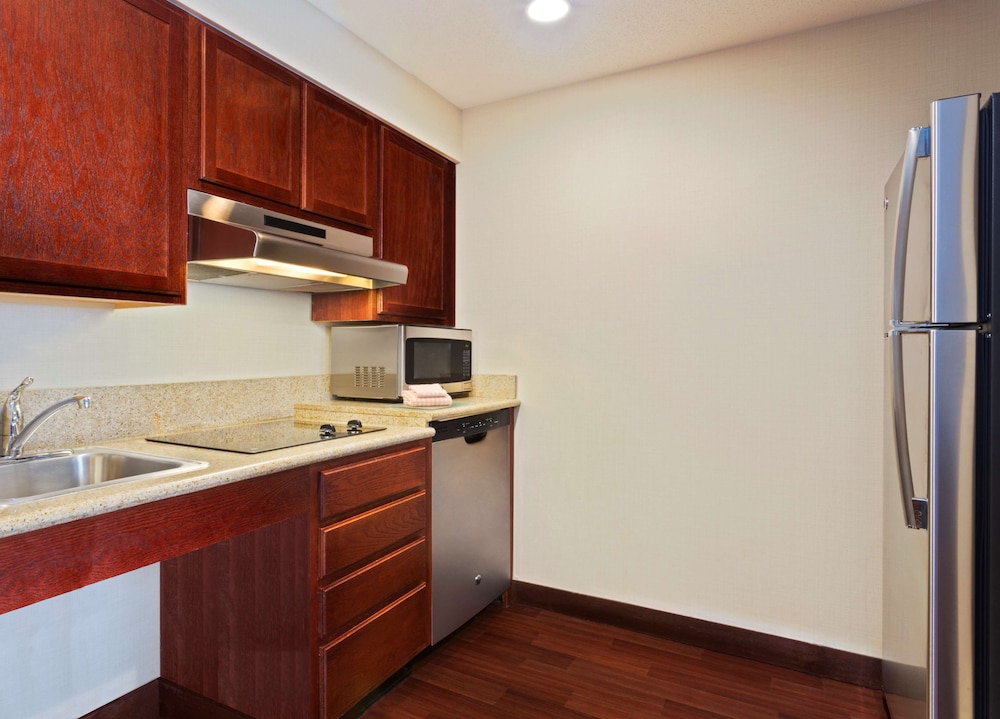 Homewood Suites by Hilton Somerset 38/39