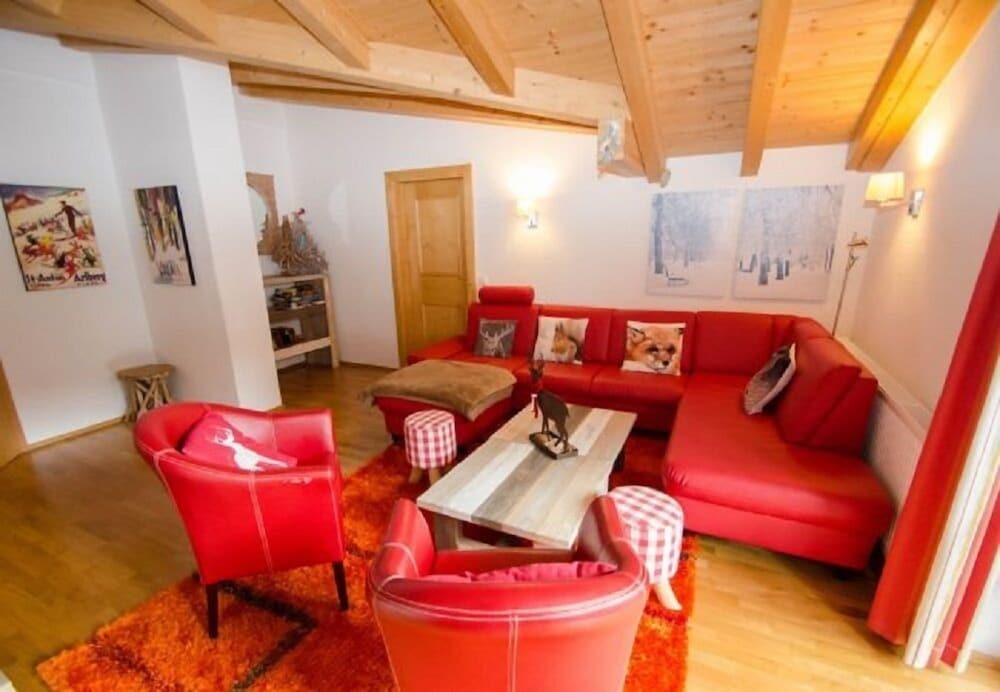 Penthouse All Seasons Lodge 12/17
