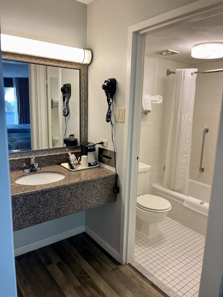 Wilkes Barre Inn And Suites 49/50