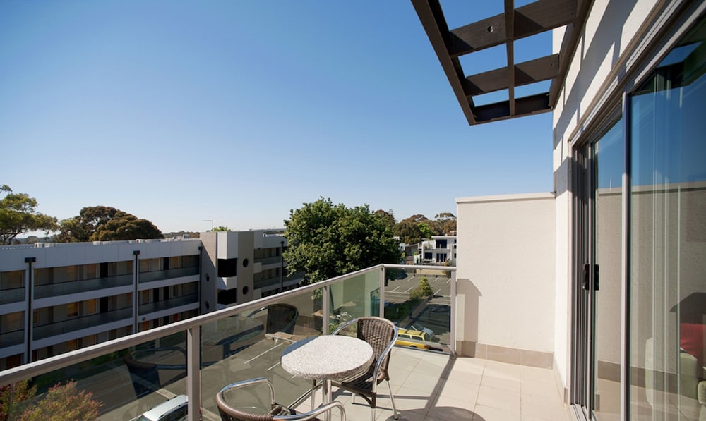 The Waves Serviced Apartments 2/52