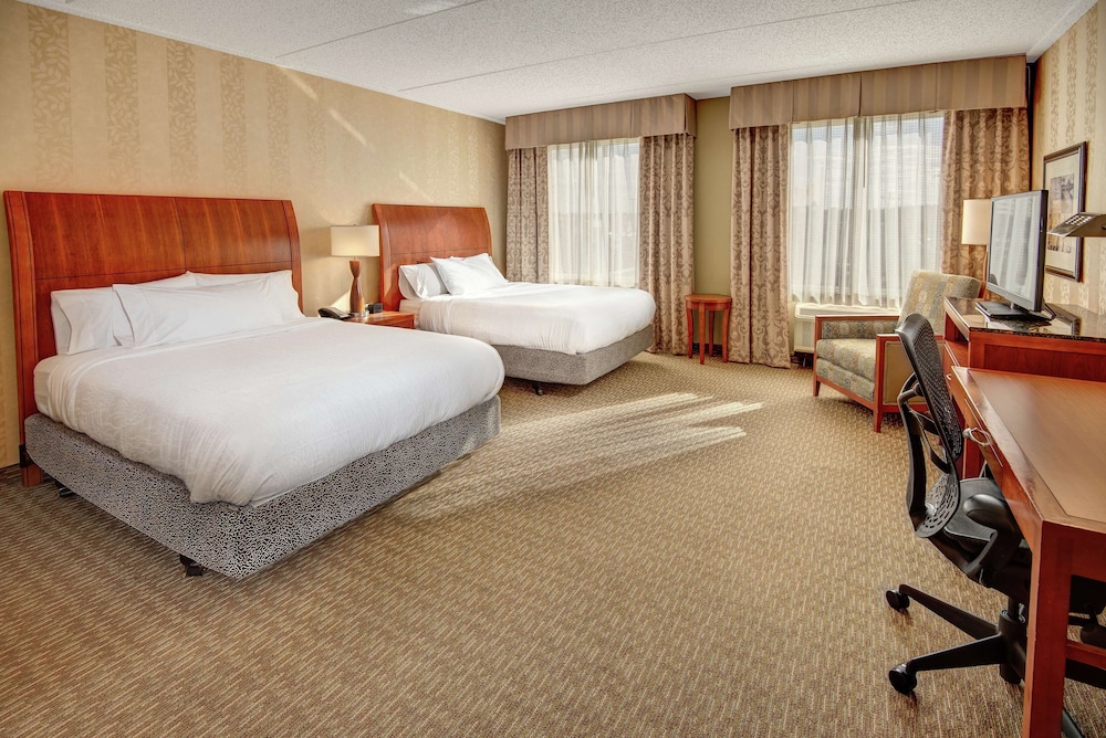 Hilton Garden Inn Lakewood 8/52