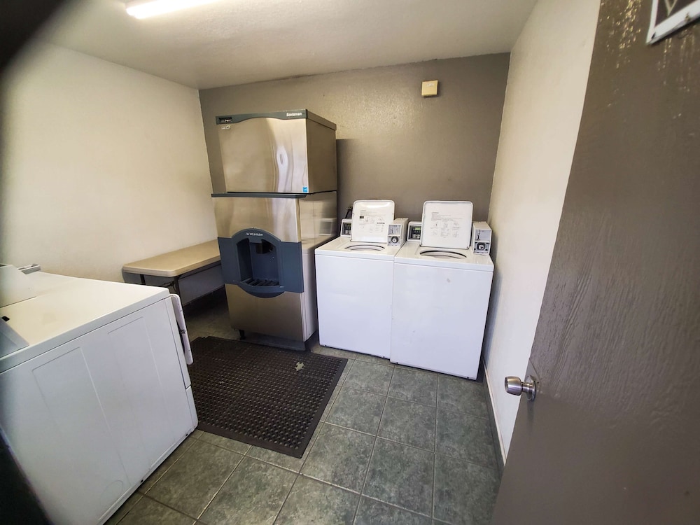 Studio6 National City, CA - Naval Base San Diego 33/56