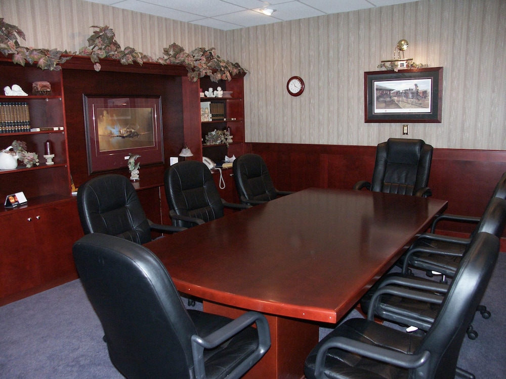 Coast Abbotsford Hotel And Suites 43/50