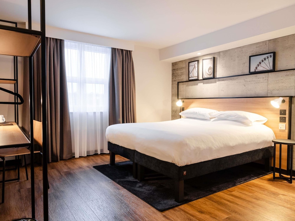 Ibis Coleraine Riverside 26/60