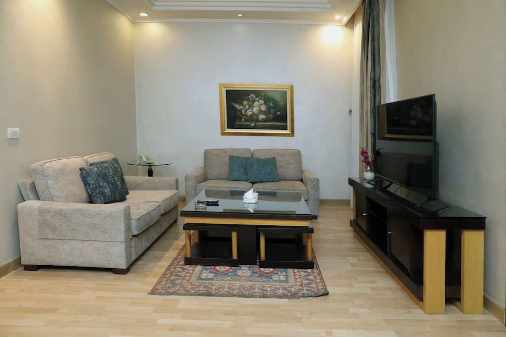 Lahoya Homes, Beirut 22/50