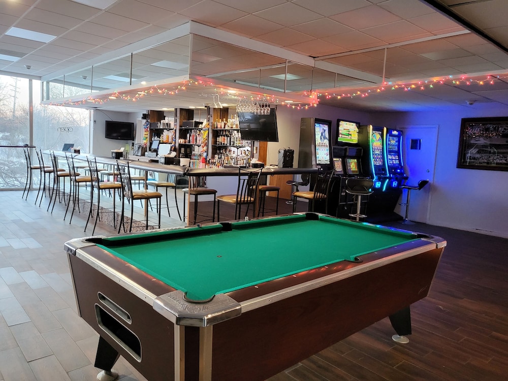 Travelodge By Wyndham Waters Edge Hotel Racine 21/27