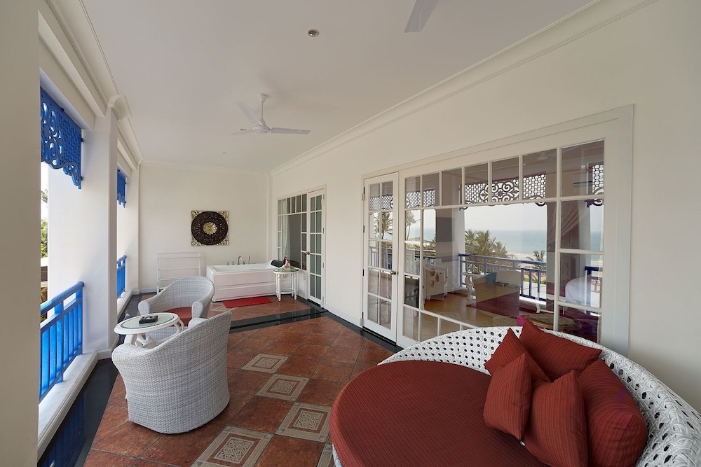 MAYFAIR Palm Beach Resort 42/74
