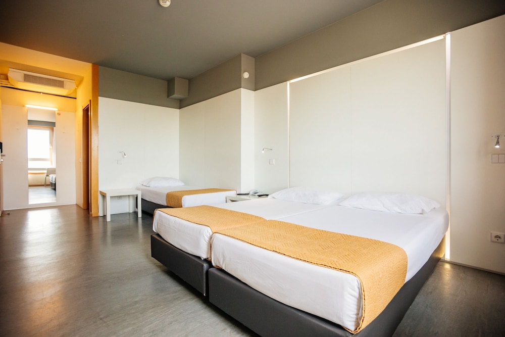 Basic Hotel Braga By Axis 11/69