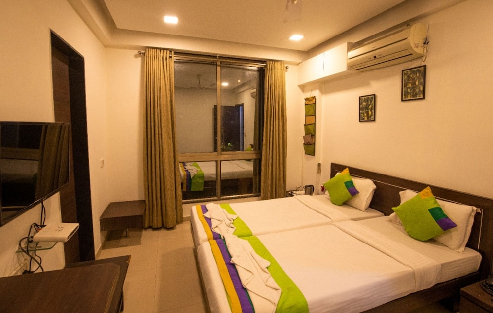 Hotel Shrimad Residency 8/16