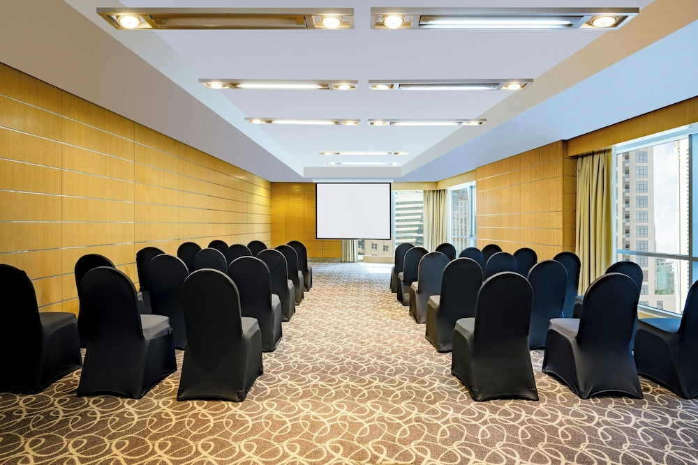 Qabila Westbay Hotel by Marriott 57/65