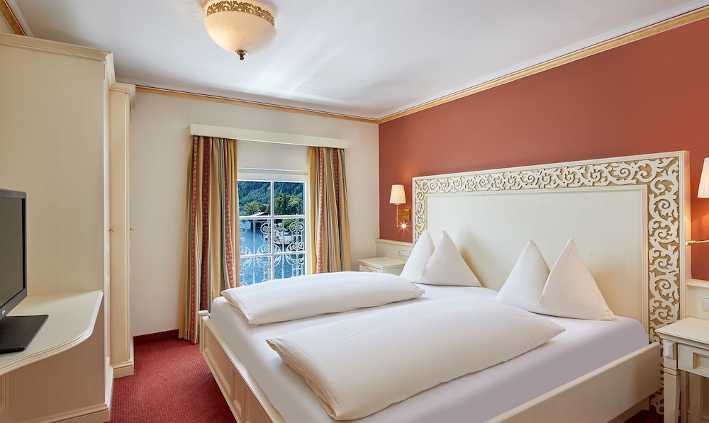 2 Bedrooms, Grand, Suite, 2 Queen Beds, Lake View, Sauna