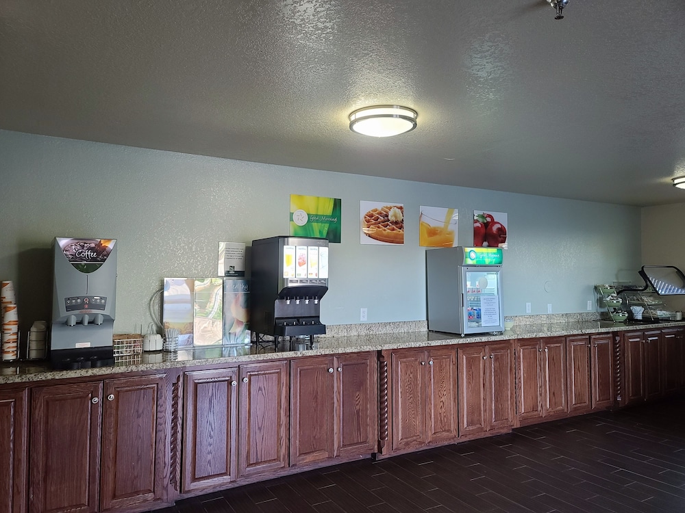 Quality Inn Alpine 3/33