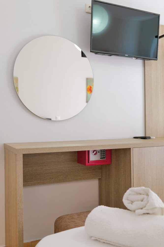 HOTEL DRILONI 30/51