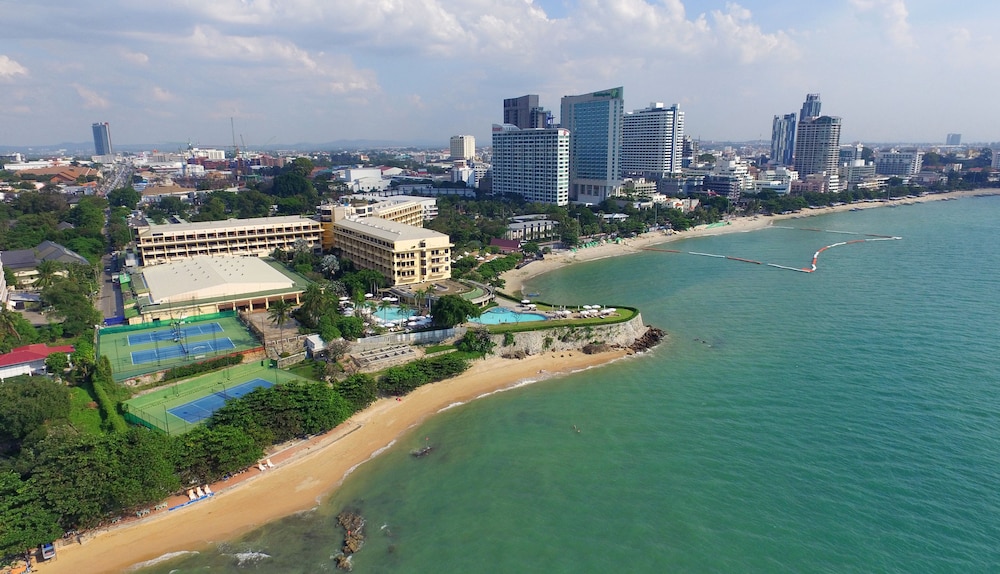 Dusit Thani Pattaya 48/50