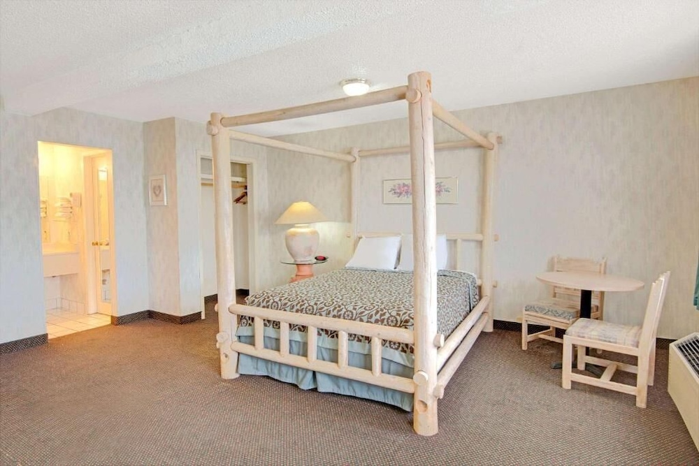 Tree Inn & Suites Albuquerque 13/27