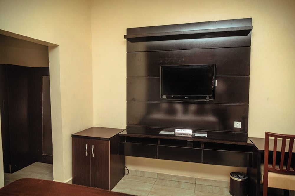 Gold Value Hotels 43/47