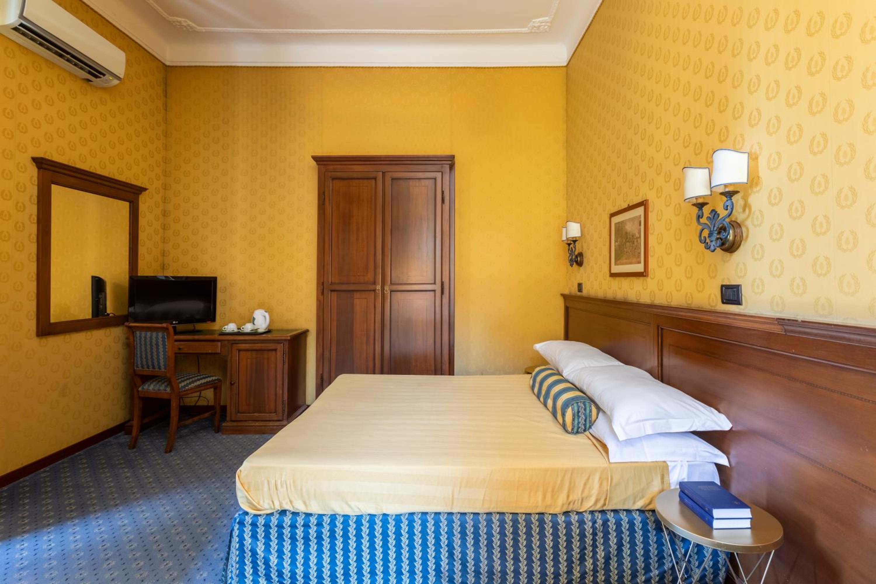 Hotel Coppede 5/25