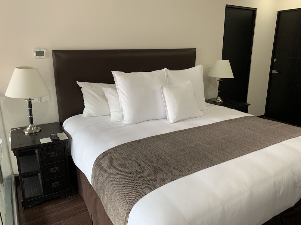 St Isidro Suites Corporate Housing SPA & Wellness Center 25/55