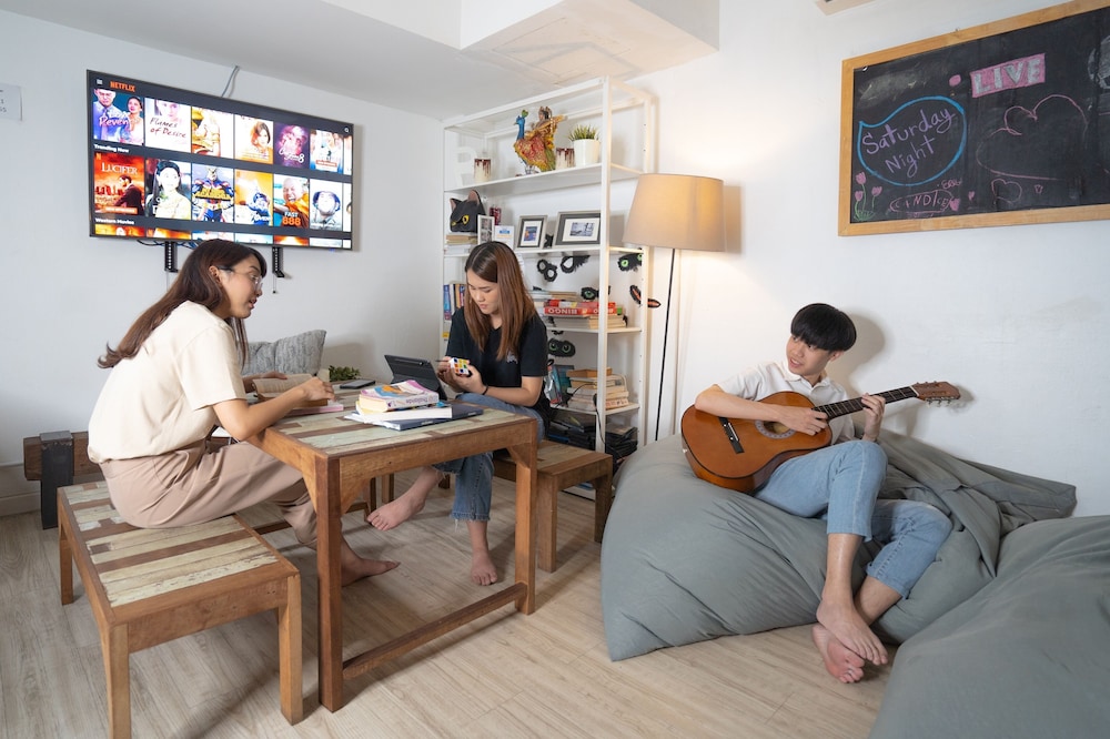 3Howw Hostel At Sukhumvit 21 60/71