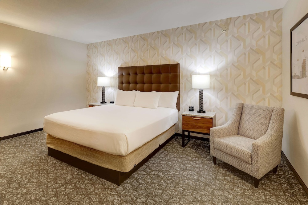 Suite, King Bed, Sofa, High Floor