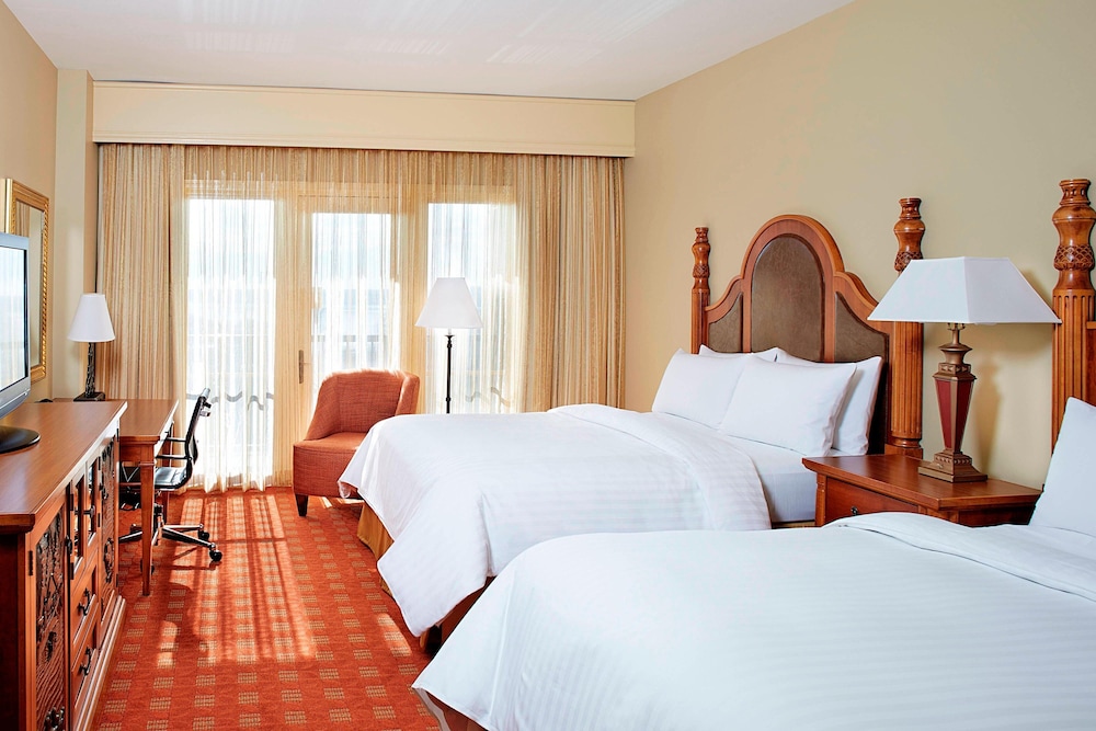 Renaissance Shoals Resort & Spa 6/33