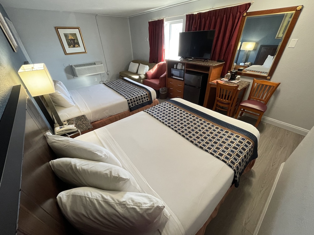 Pacific Inn 9/42