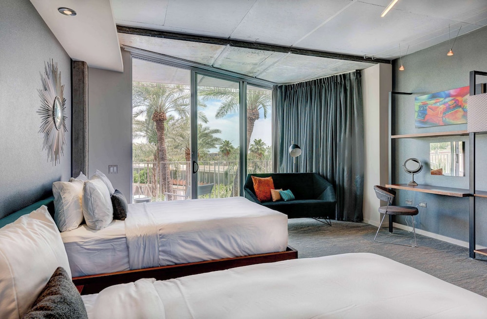 Signature, Tower, 2 Double Beds