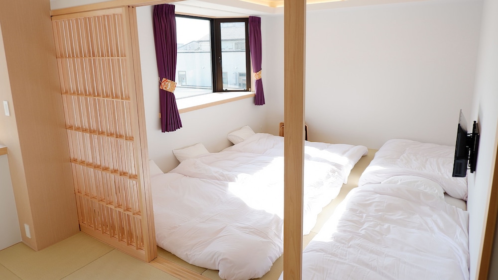 JAPANESE, SUITE