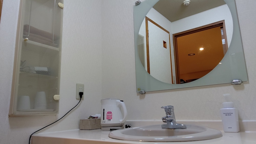 E Hotel Warabi 37/39