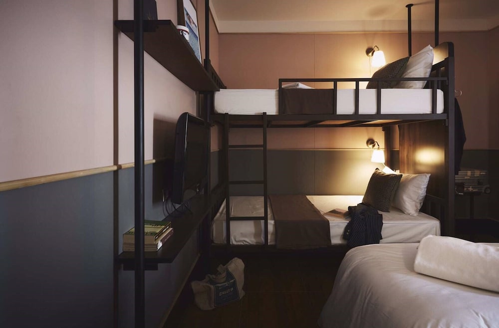 JOSH HOTEL 12/71