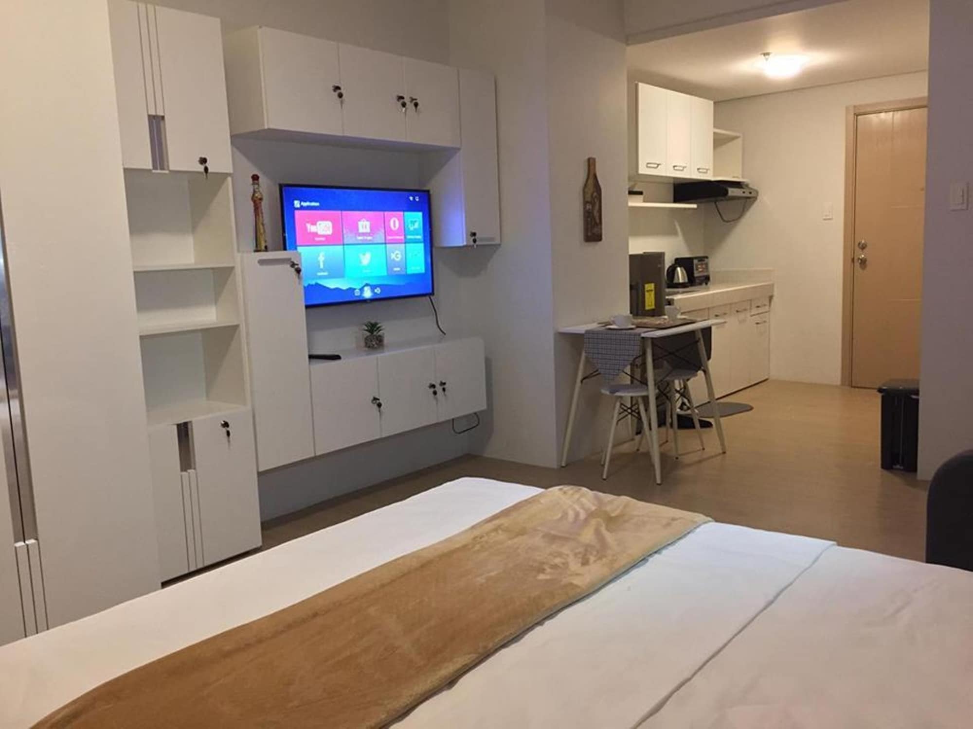 BASIC, DOUBLE BED, CITY VIEW, SOFA