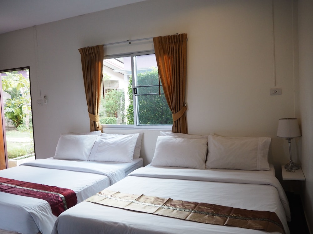Canal Resort 33/69