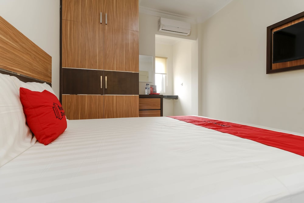 Reddoorz Plus Near Palembang Square Mall 11/33