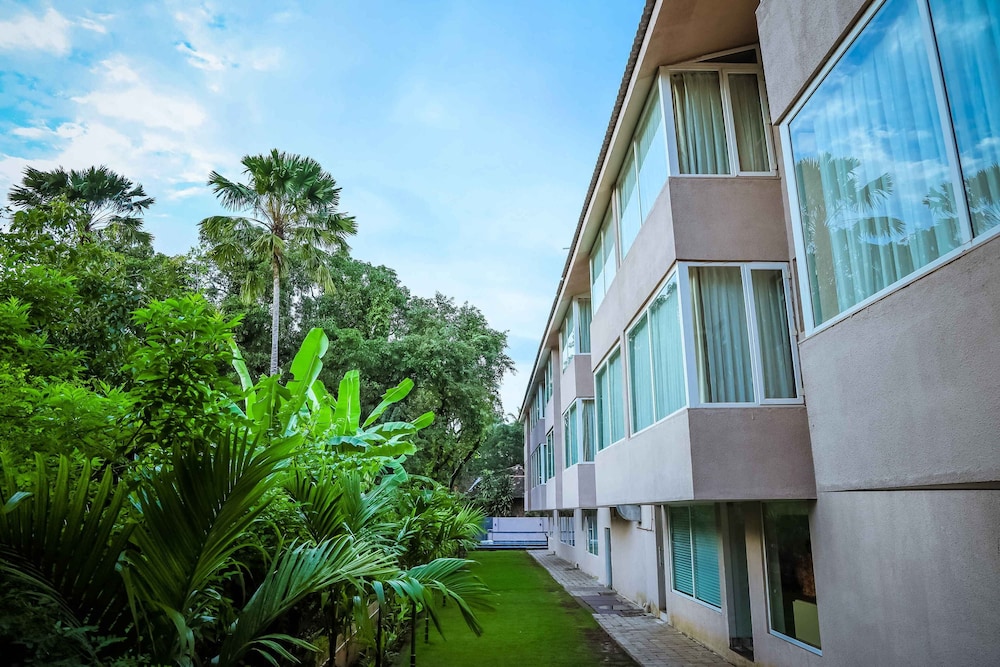 Hotel Regent Laguna 32/35