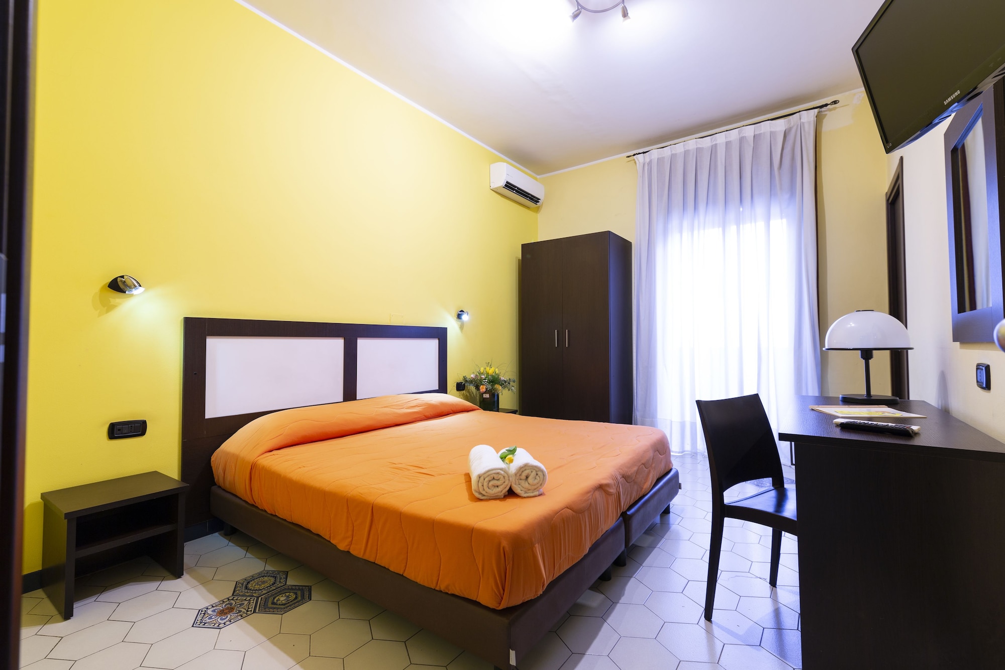 ECONOMY, DOUBLE BED