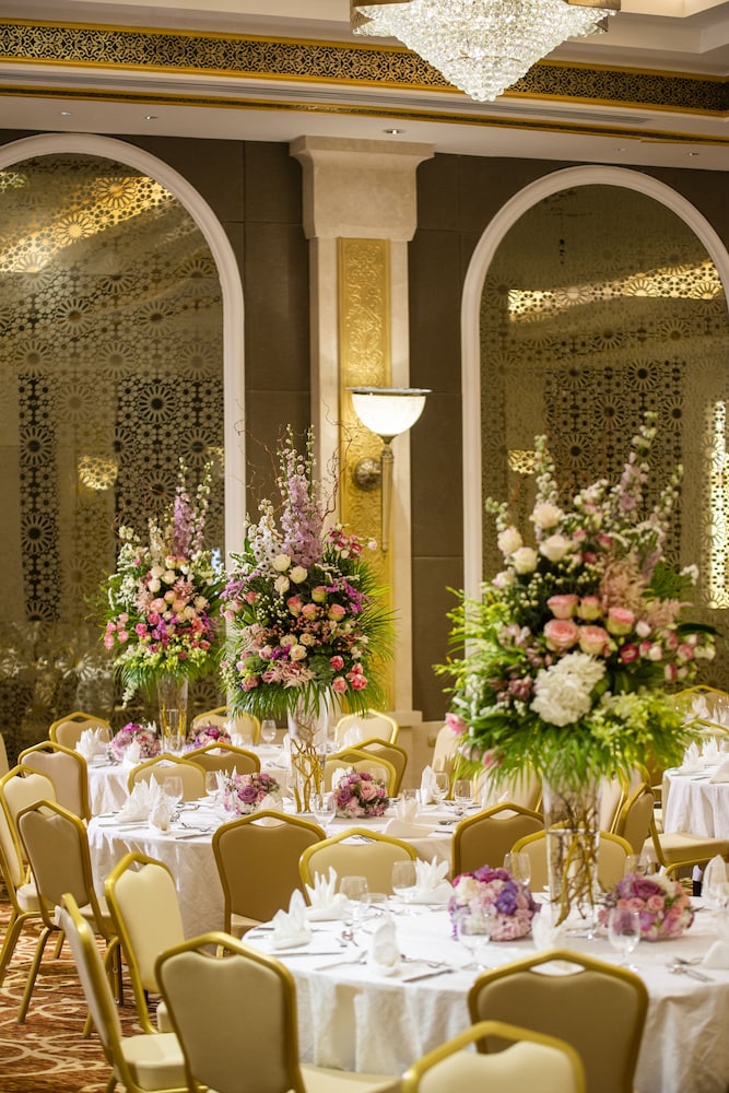 Ezdan Palace Hotel 51/59