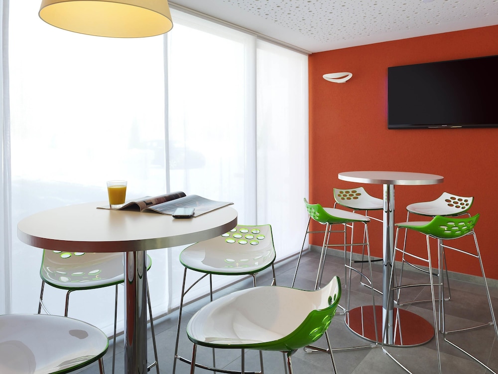 IBIS STYLES NIVELLES 59/73