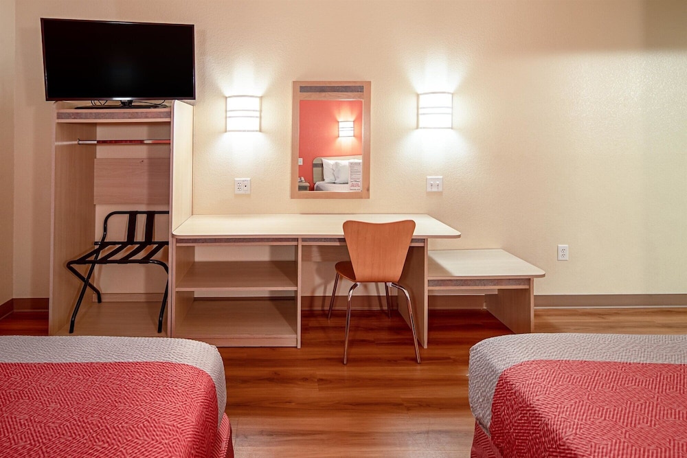 Motel6 Anchorage, AK - Midtown 30/39