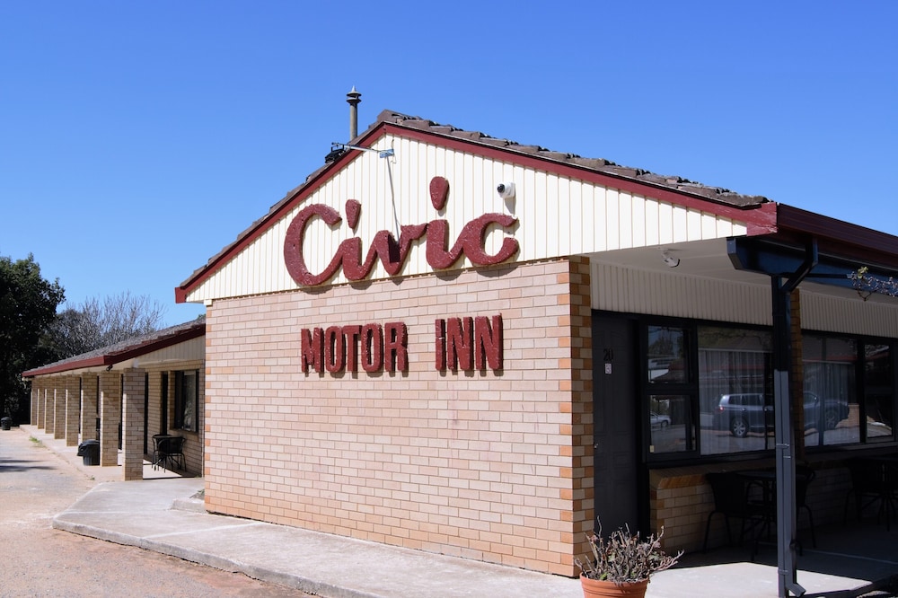 Civic Motor Inn Cowra 3/71