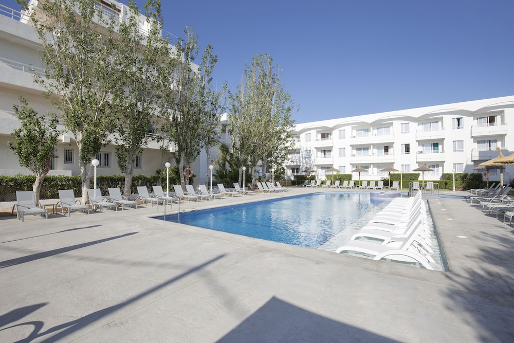 Cabot Hobby Club Apartments 50/63