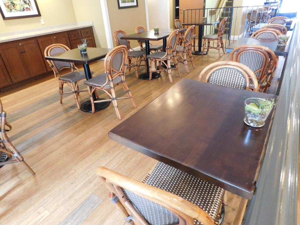 Napa Winery Inn 28/35