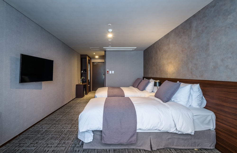 Premier Twin Room