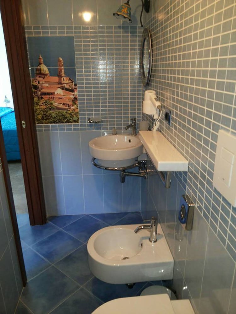 Elisa B&B 34/41