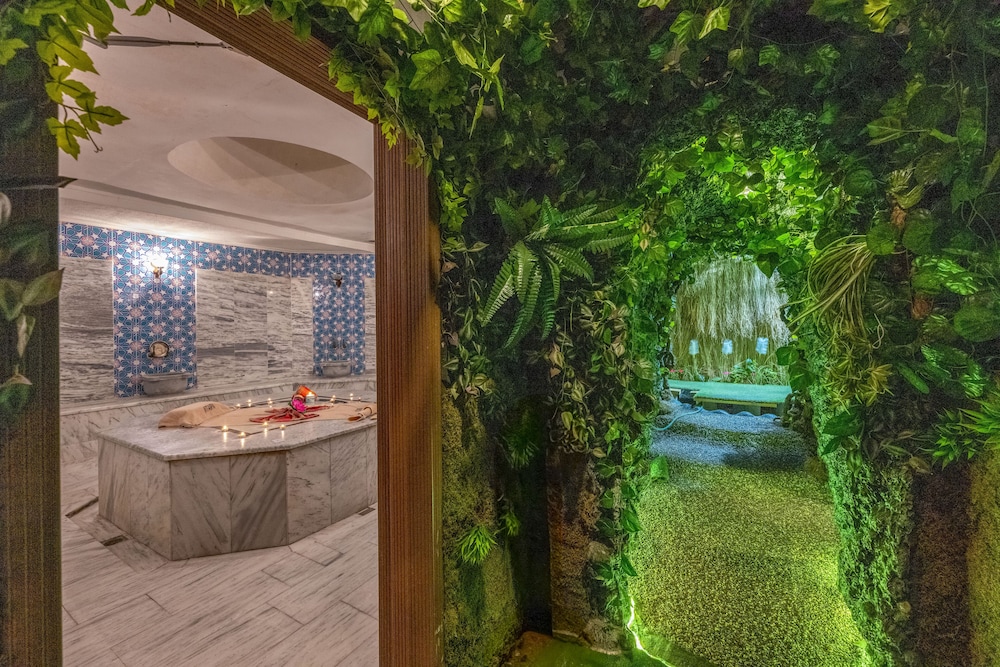 Litros Hotel & Spa 46/50