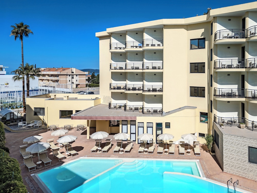 Rina Hotel 13/75