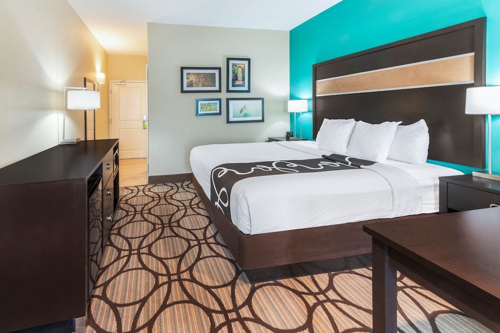 La Quinta Inn And Suites Carlsbad 18/59