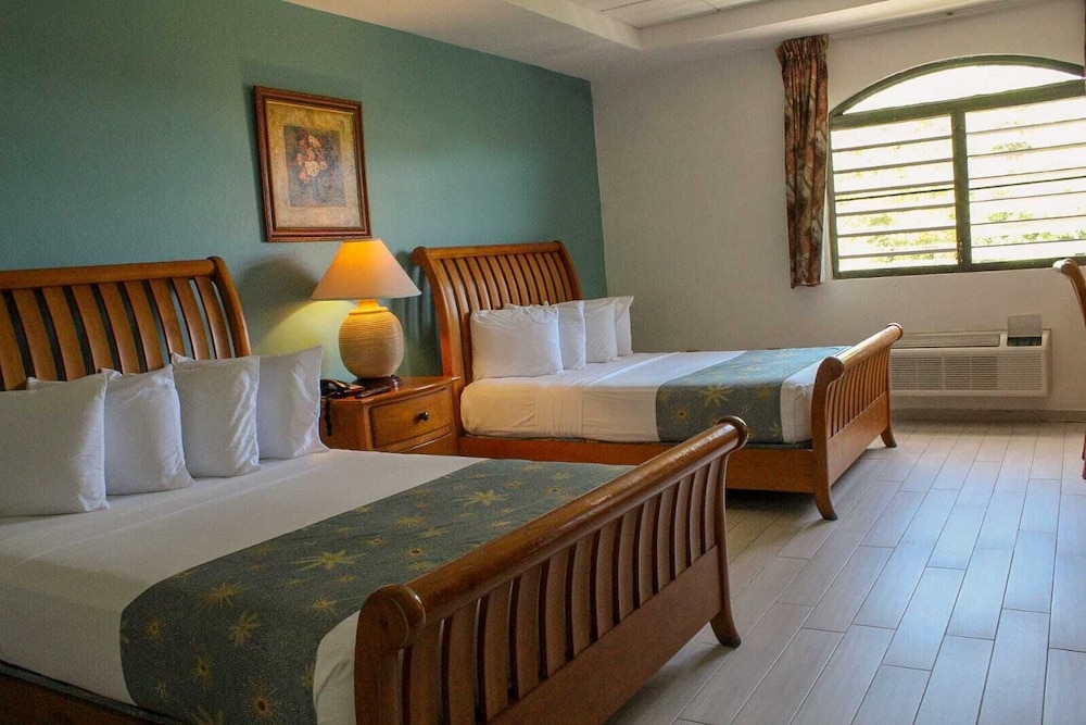 Fajardo Inn 7/50