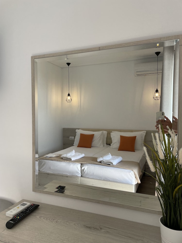 Relax Mea Hotel 12/50