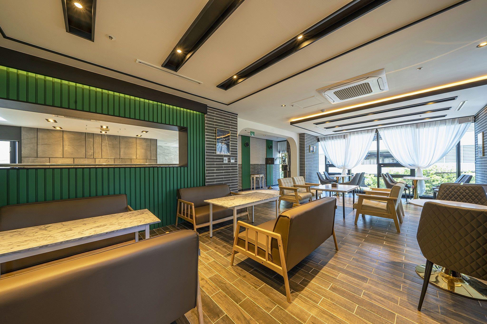 R&B Business Hotel 33/42